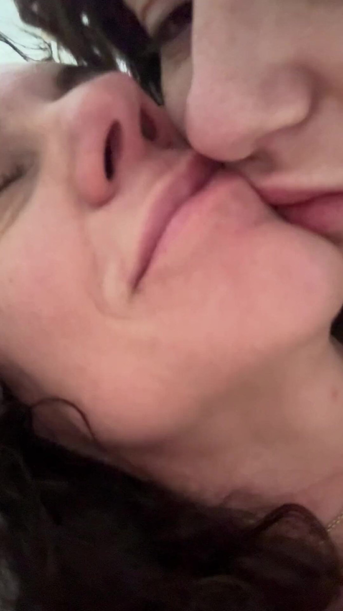 SavvyStar: Mornings in Paradise with Stepmom