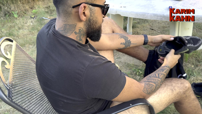 Karim Kahn: Mi semen en mis enormes pies después del trabajo para...