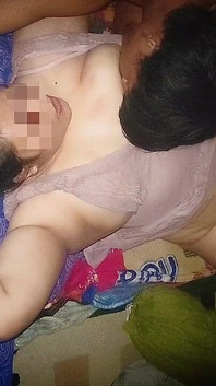 Il piacere di succhiare il mio vicino. Fa vibrare il mio corpo