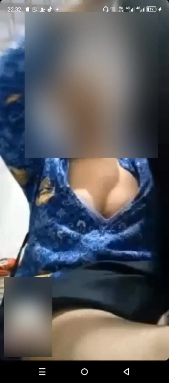 Astriana88: Su cara todavía es un secreto.