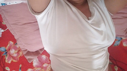 PATY PATY: 내 쪼이는 보지를 엉망으로 하는 누군가, 그 동안 나는 혼자 자위하고, 진짜 집에서 만든 아마추어.