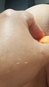 Quand mon mari devient bizarre avec les légumes pour le dîner et me baise
