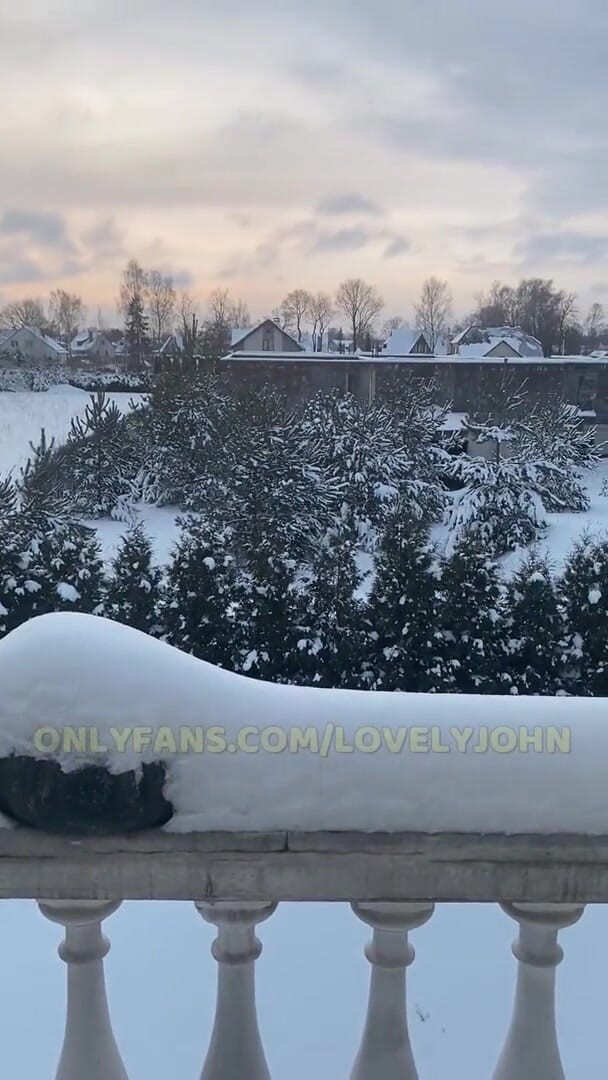 Lovely John: Bílé Vánoce všem! Stříkání ve studeném sněhu! Haha
