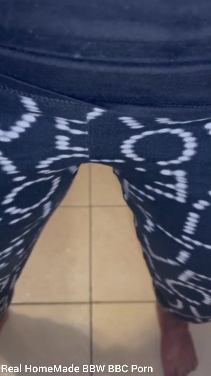 Super sexy ebony cuties: Procházka kolem zoufale čůrací chcaní mých kalhot