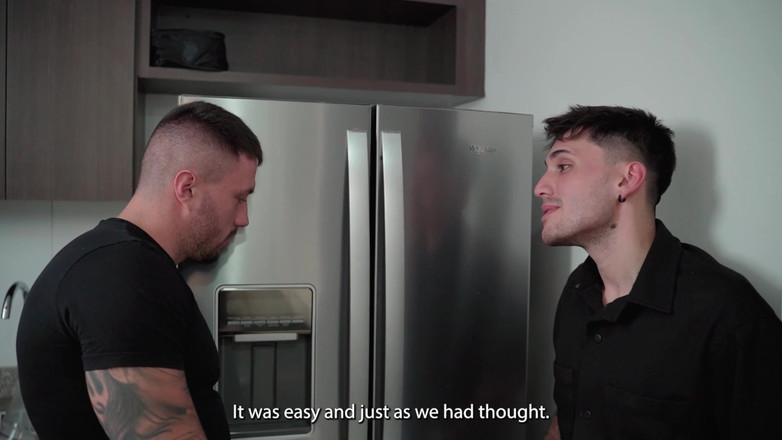 Papi Rodriguez: 我们老板的妻子想让我们操她，她是个猪，想要两根鸡巴来忘了丈夫