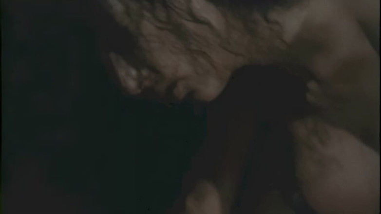 pornitaliangraffiti: Sarah Young À La Poitrine Se Fait Encaisser Par Son Mari