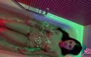 Alice KellyXXX: 浴室でホットアマチュアソロ - ソフトミュージックポルノ - パーフェクトボディ