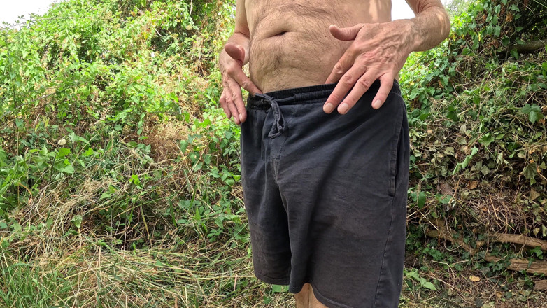 Rockardglans: Hot Dilf Big Uncut Cock Close up Naked Woodland Wank -...