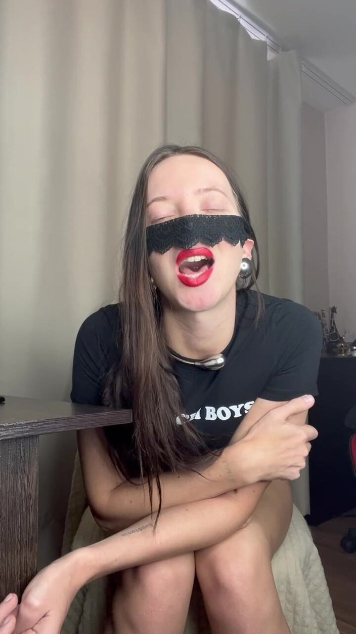 Skinny_lady69: Herrin verlangt sperma