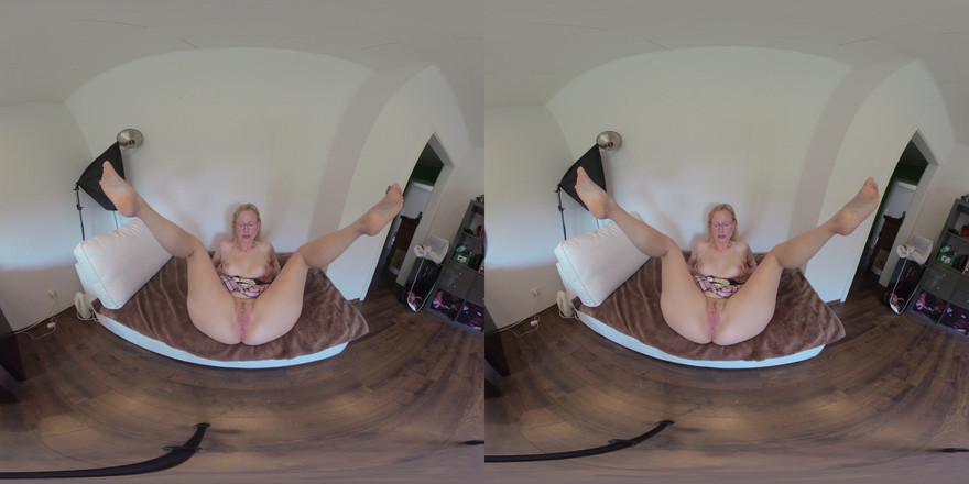 BlondeHexe VR: Německý student chce víc než jen učení