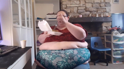 SSBBWLadyBrads: Îmi umplu fața grasă cu mâncare grasă