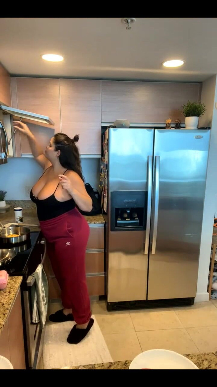 Dani Valentina: Pagi Live