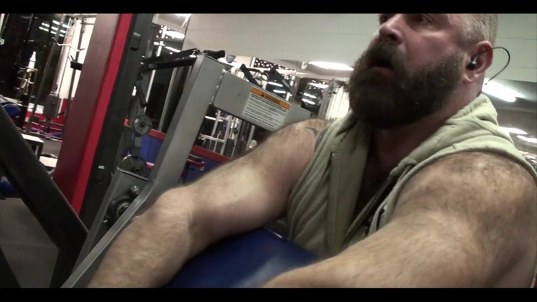 Will Angell: Bis und Achseln