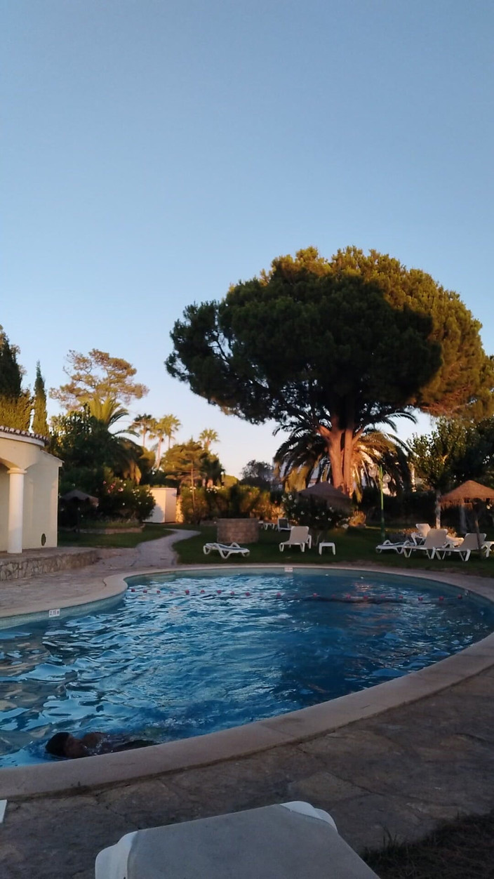 Boy top Amador: O cursă în jurul piscinei