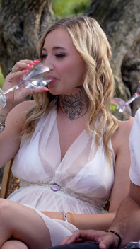 Lena Coxx ve kraliçe tatilde iki adamla seks yapıyor