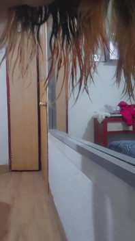 ホテルの部屋でいたずらっ子だ