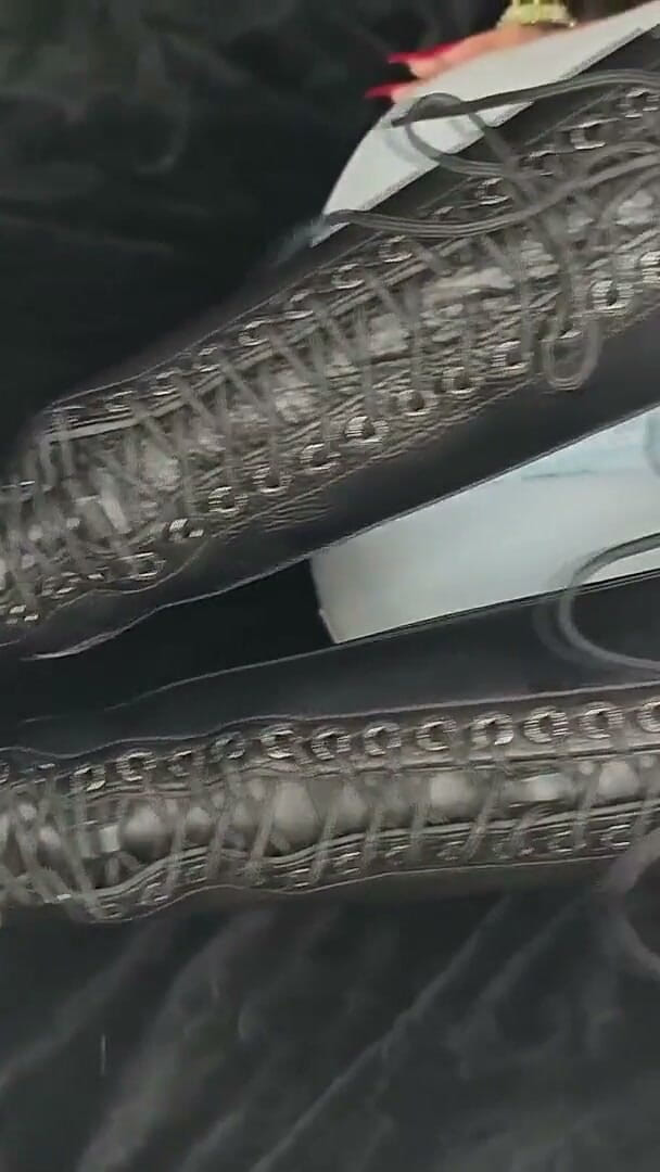 Princess18_: Com Os Pés Nas Botas Do Dr. Martens