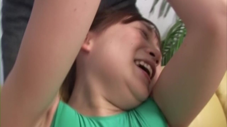 JapaneseAmateur: ティーンのブルネット美女が彼の触れ合いに激しくうめく
