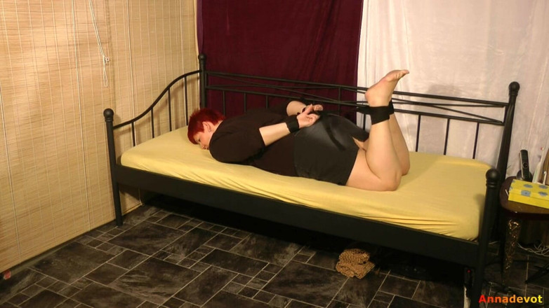 Anna Devot: Annadevot - User request: Bound feet tickled