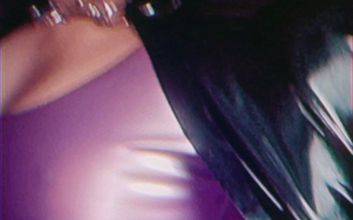 DeesseJulia: Oblečení růžové latexové šaty - paní Julia