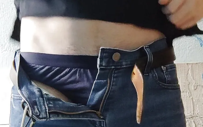 Bananitico82: Jerking During My Break