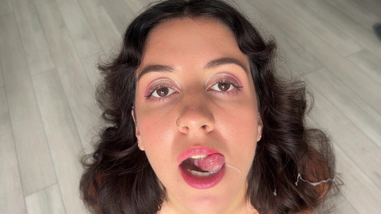 Katty West: im Mund mit Sperma spielen
