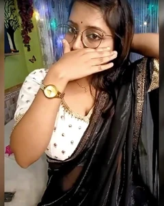 웹캠 풀 누드로 자연의 거유와 큰 엉덩이를 보여주는 인도 소녀