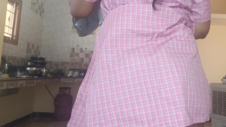 Ilakkiya: Okul öğrencisi ve öğretmen domalarak sikişiyor