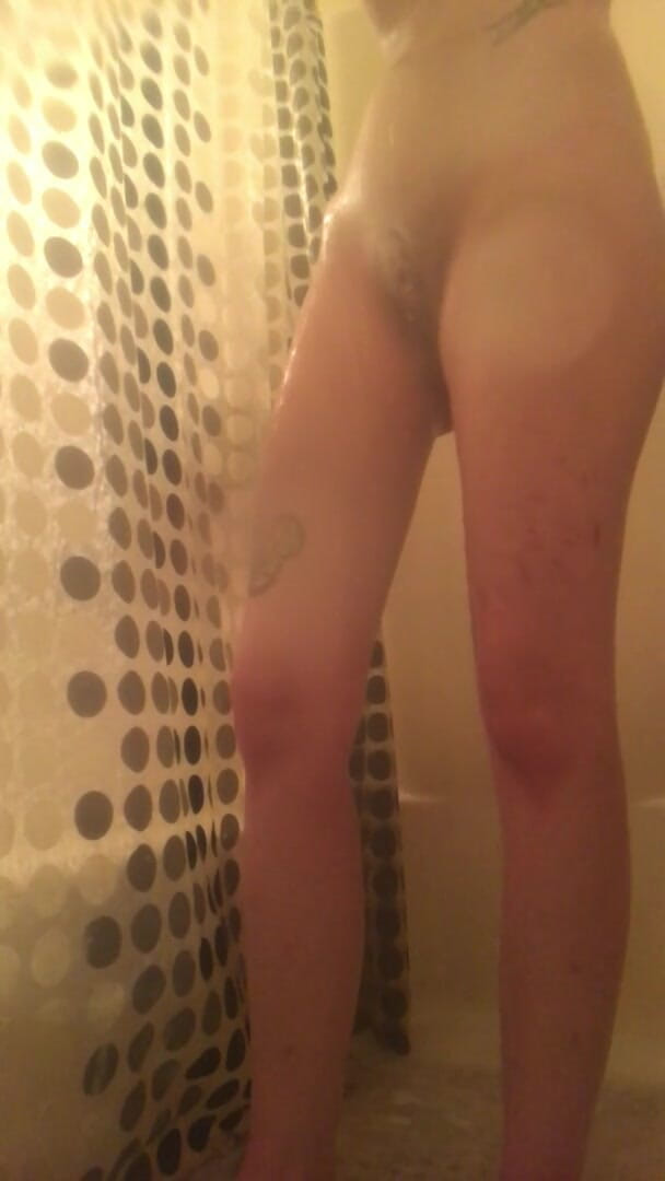 Playtime with Ruby: Morena amateur va a la ducha