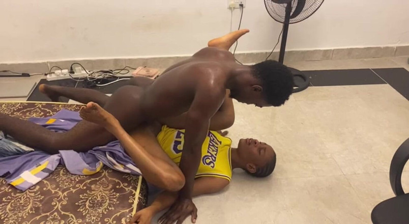 Seggzdotcum: Mi Scopo La Mia Passerina Mentre Il Mio Uomo È via