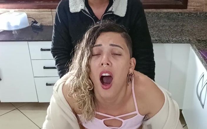 Gabi SweetCouplesStories: Mein stiefvater liebt es, mich zu überraschen.