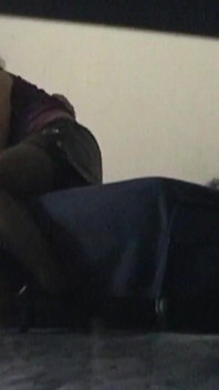 Tante pemalu dengan rok mini dan stoking seksi ini dientot habis-habisan sama cowok berotot dan merekam semuanya.
