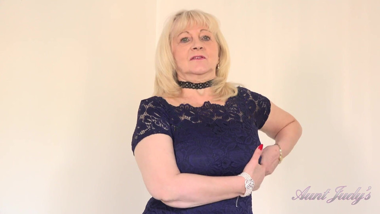 Aunt Judy's: Auntjudys - Cunoscând blonda țâțoasă Gilf Katie Wish