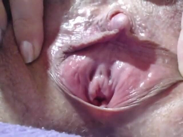 Cuteblonde666: Remaja amatir masturbasi klitoris besar dan orgasme
