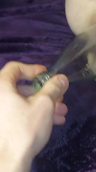 Rupturas con una botella grande