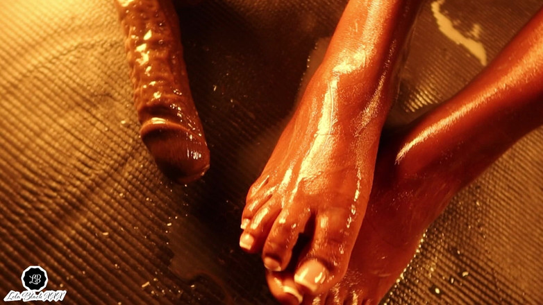 LOLA BLACK XXX: Lola Black XXX Zenci Ayak Parmakları Ve Tabanları