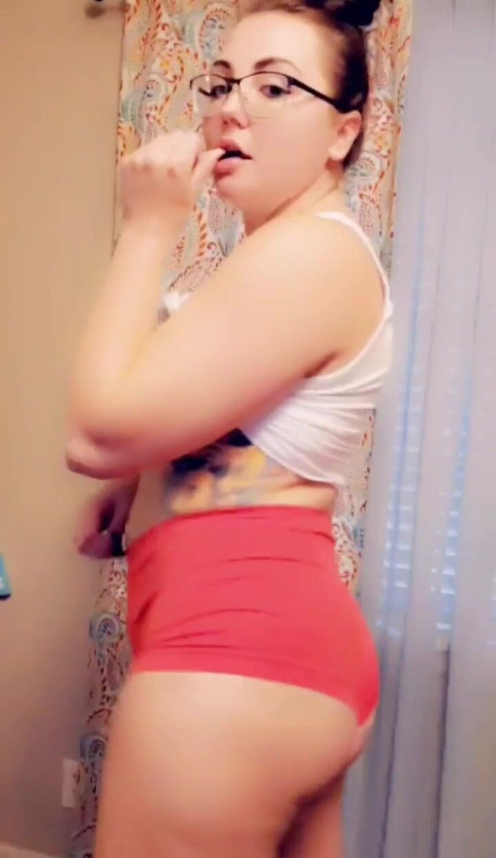 CoyWilder: Postanowił być biały trashy i zostać shnozzed na Halloween w...