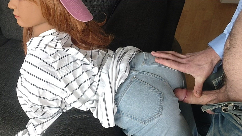 Adventuremacmax: Sucho humping jej mały tyłek bańki