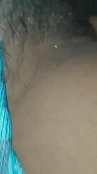 India sexy ama de casa folla y se corre en la boca