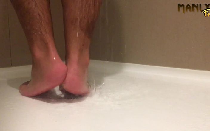 Manly foot: Hoppas de frestar dig - gillar du att kissa i duschen? -...