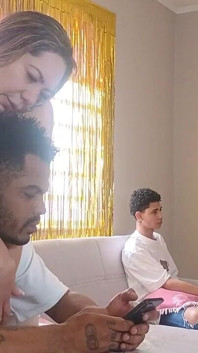 Fucked a Hot Insatiable Crown While Her Tame Cuckold Husband Gets to Work