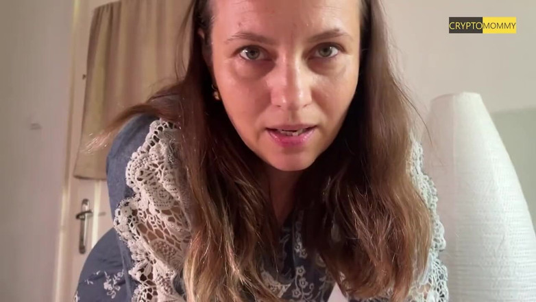 Crypto Mommy: Diamond сидит на лице