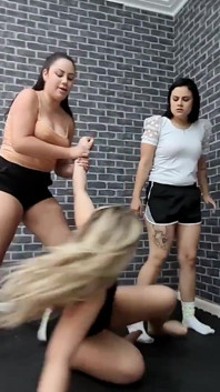 Cewek-cewek lesbian lagi asik ekstrem