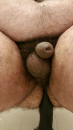Chunky Belly Boy: Chvění břicha a robertek ve sprše