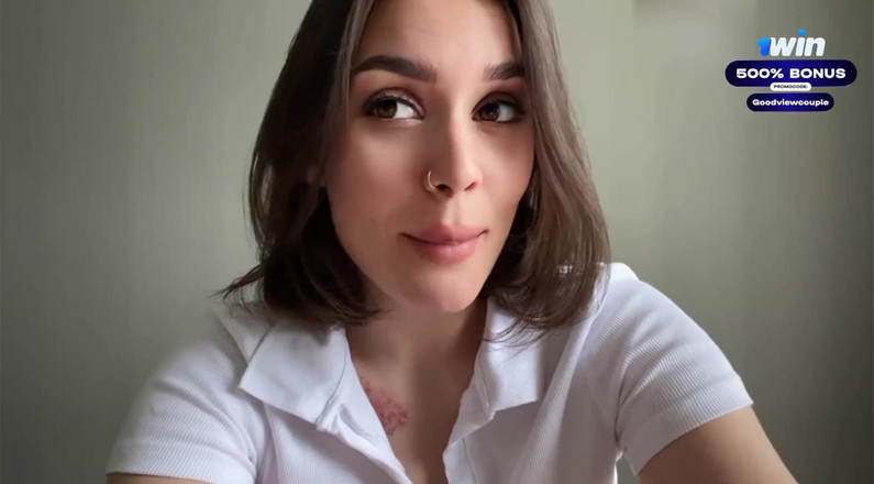 Good_view: O fată sexy i-a cerut prietenului ei să o fută...