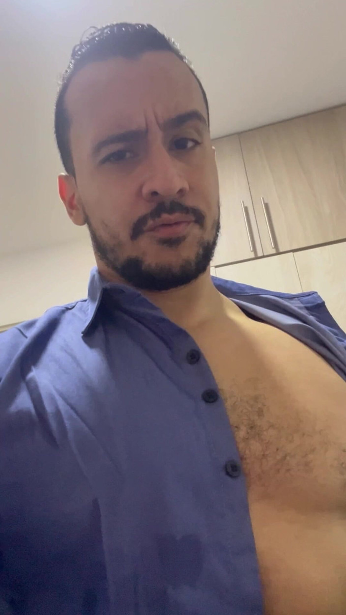 Christian_colombian: Huge Cock Arriving Home From Work