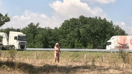 Za Za: Slave Tich menunjukkan dirinya kepada para penggemar