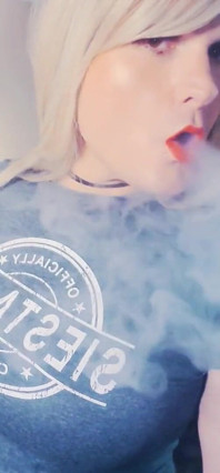 Tóc vàng sissy hút thuốc dài da trắng 120's