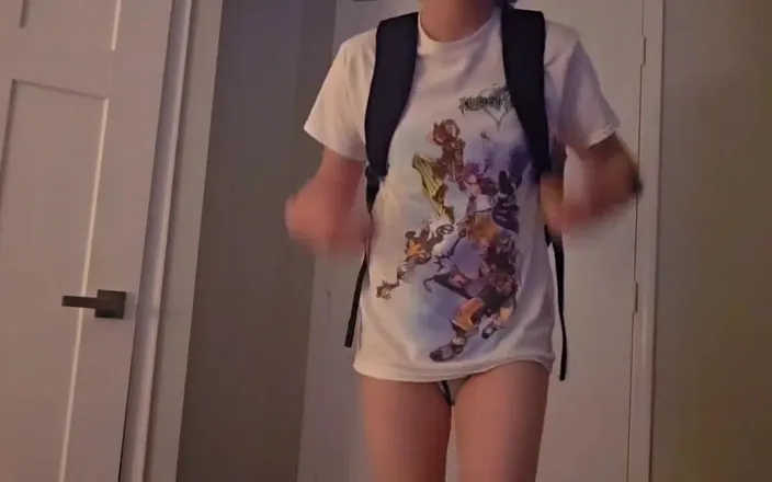 Kinkytwinkpamps: Twink Late for Class with No Pants