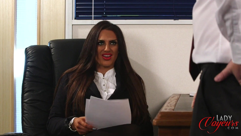 Lady Voyeurs: Prove Your Worth
